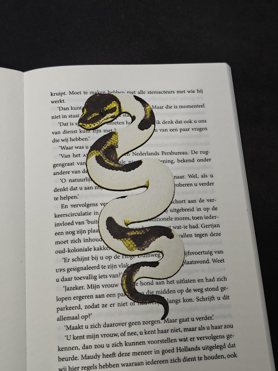 Boekenlegger - Python - (brown-skin-yellow) - 92r6w7