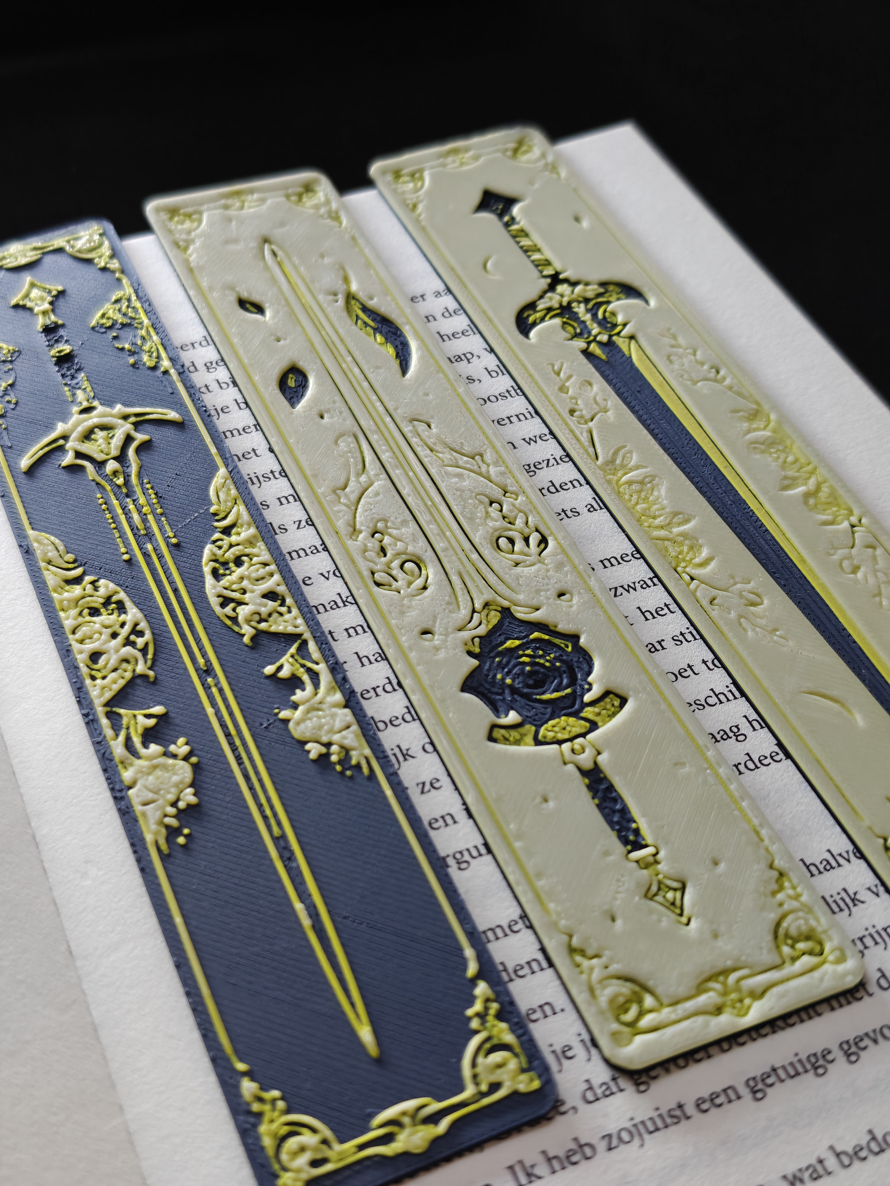 Set of 3 bookmarks - Blossem - (Navy blue-Esun yellow) - p72c4q - IMG20250619211207.jpg